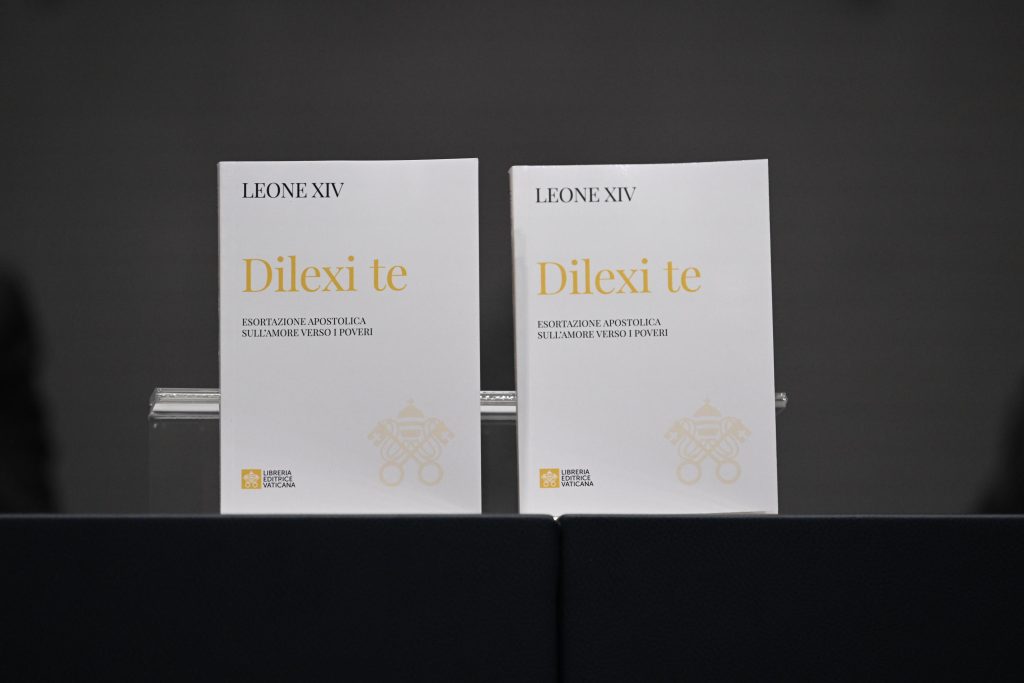 Vaticano, 9 ottobre 2025.
cnferenza Stampa di presentazione della Esortazione Apostolica Dilexi te del Santo Padre Leone XIV sullamore verso i poveri.